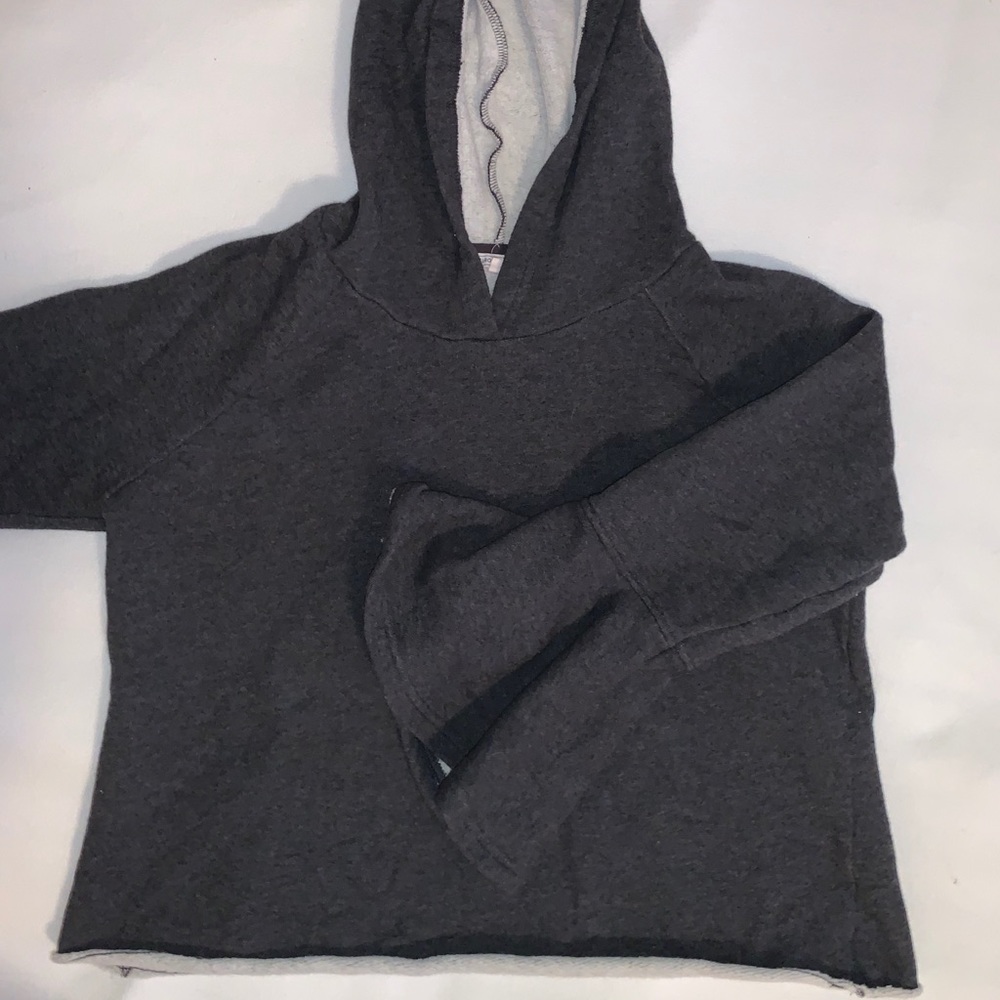 SEMI CROPPED FLAIR SLEEVE HOODIE